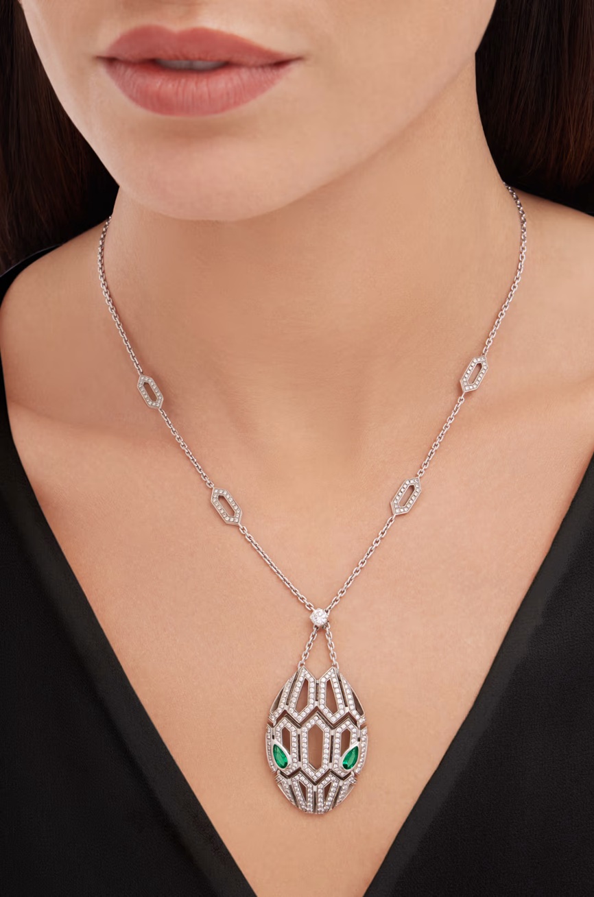 колье bvlgari serpenti viper белое золото с бриллиантами 2.63 ct. 