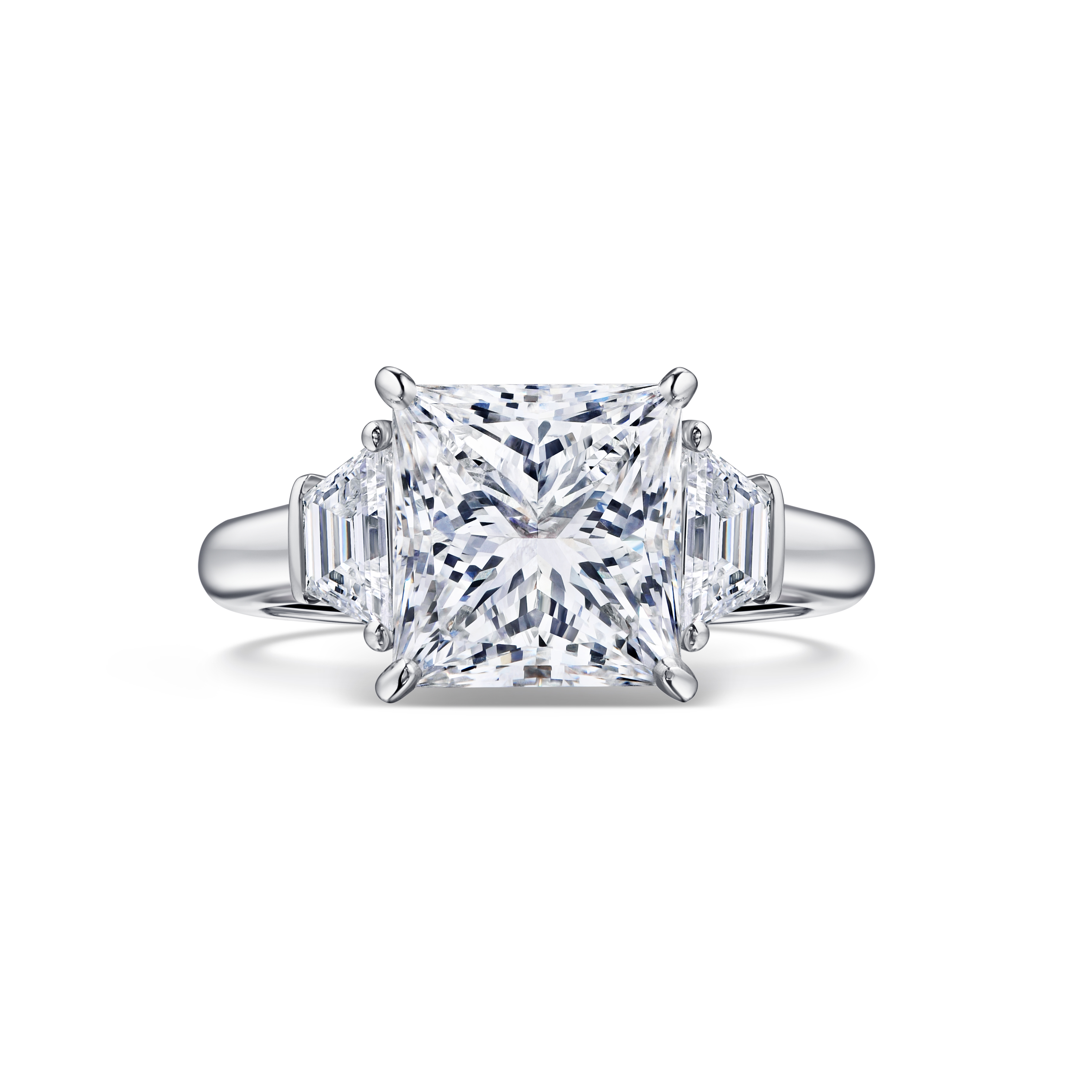 кольцо с выращенным бриллиантом 5,04 ct.
