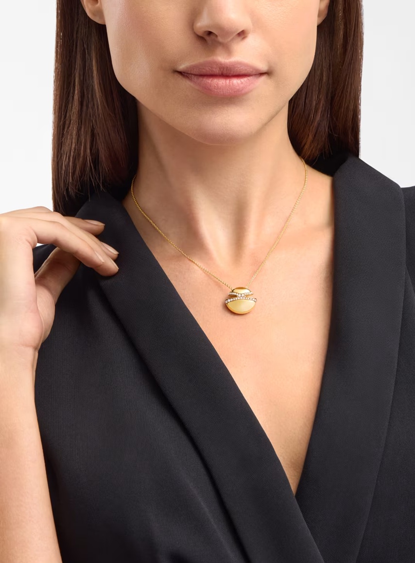 колье bvlgari cabochon с бриллиантами 0.55 ct. 