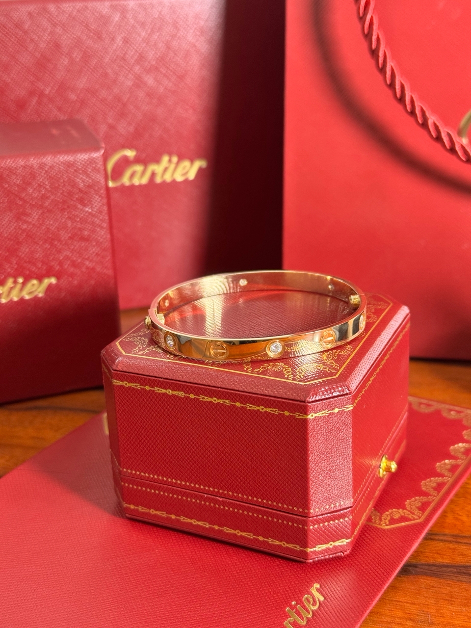 браслет cartier love,  классическая модель, 4 бриллианта 0,61 ct