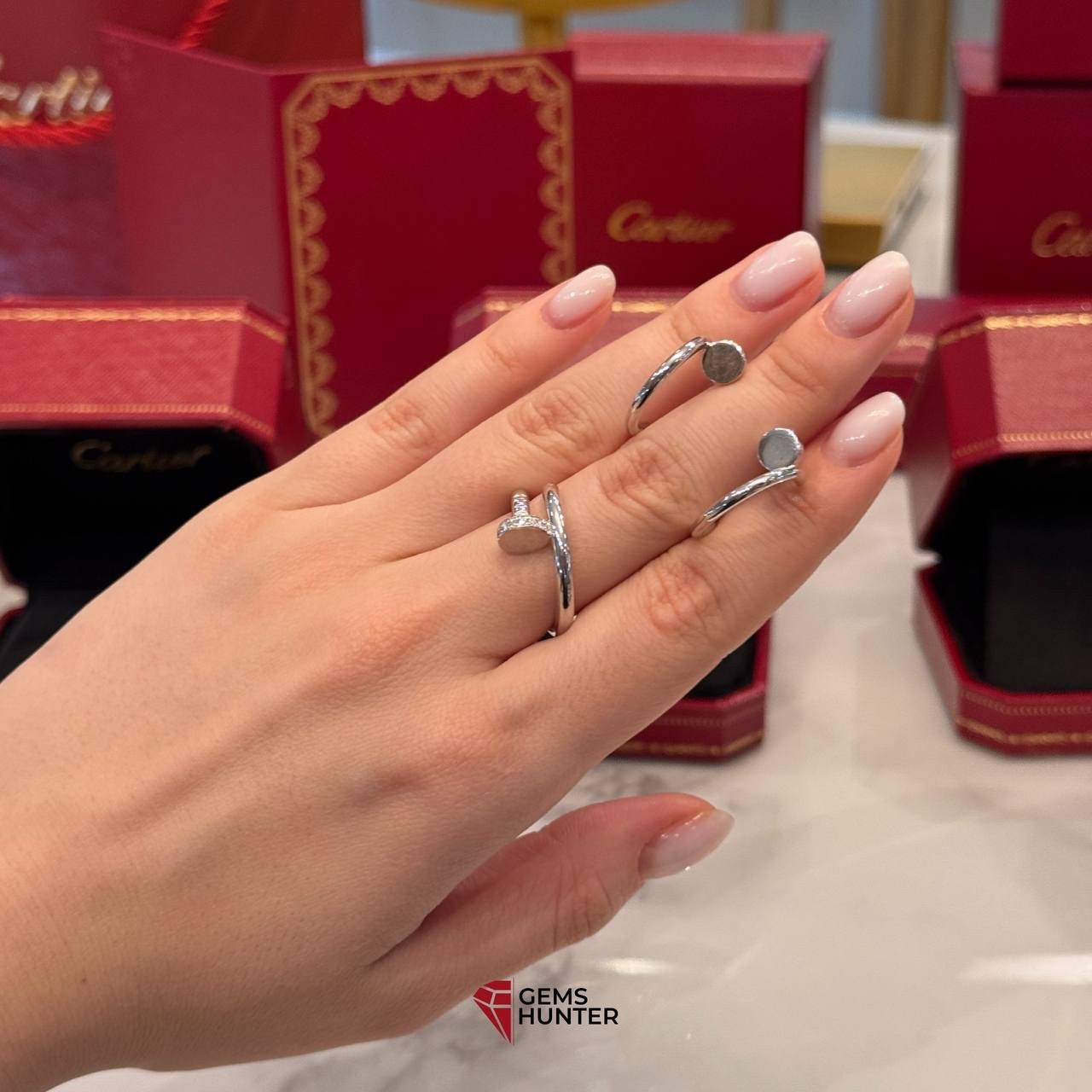 серьги cartier juste un clue из белого золота 750 пробы