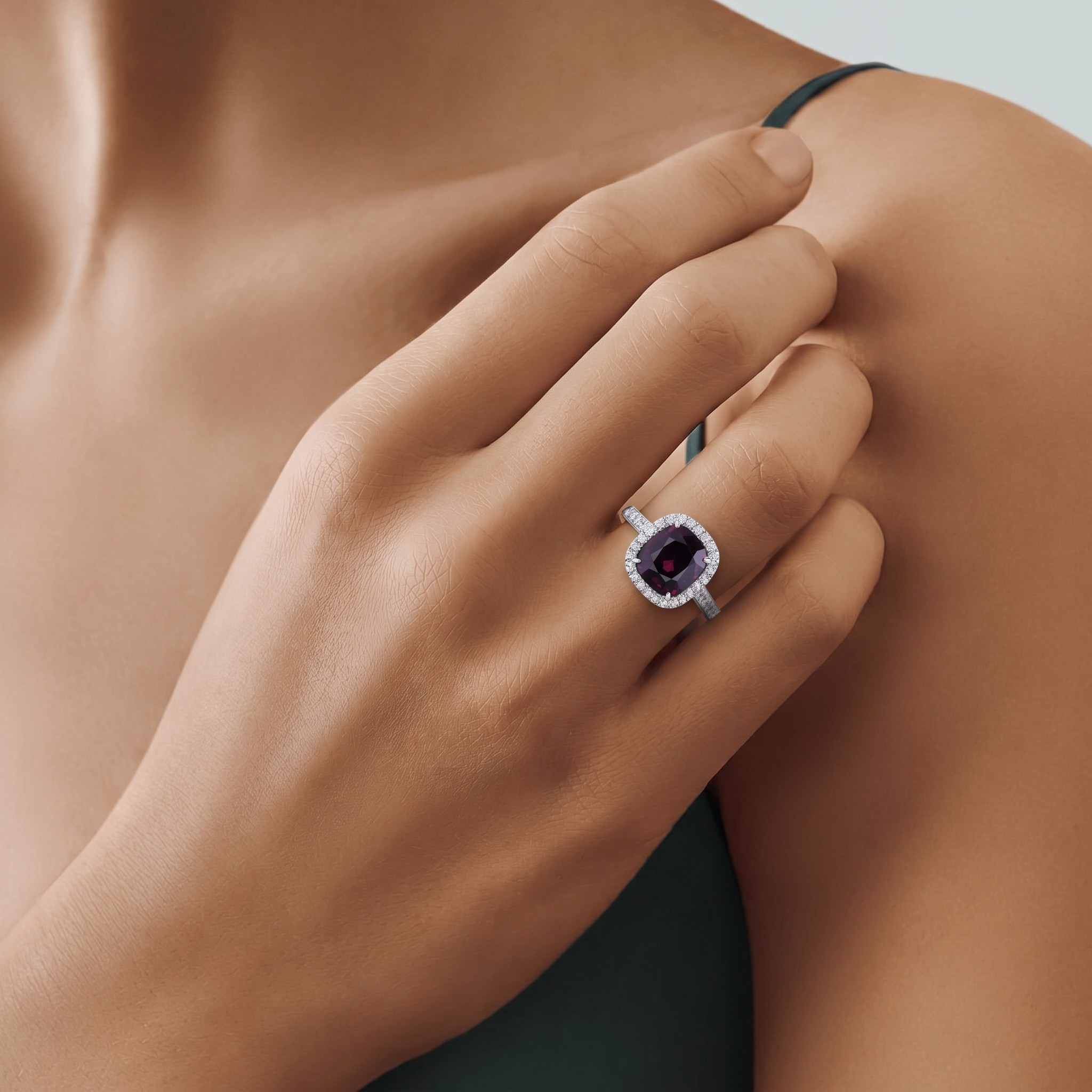 кольцо с бриллиантами и шпинелью 3,46 ct