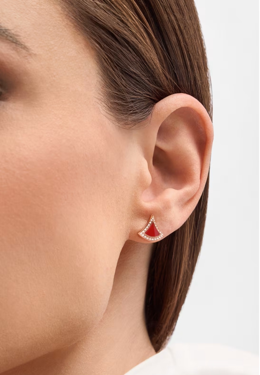 серьги bvlgari divas dream с сердоликом и бриллиантами 0.1 ct.