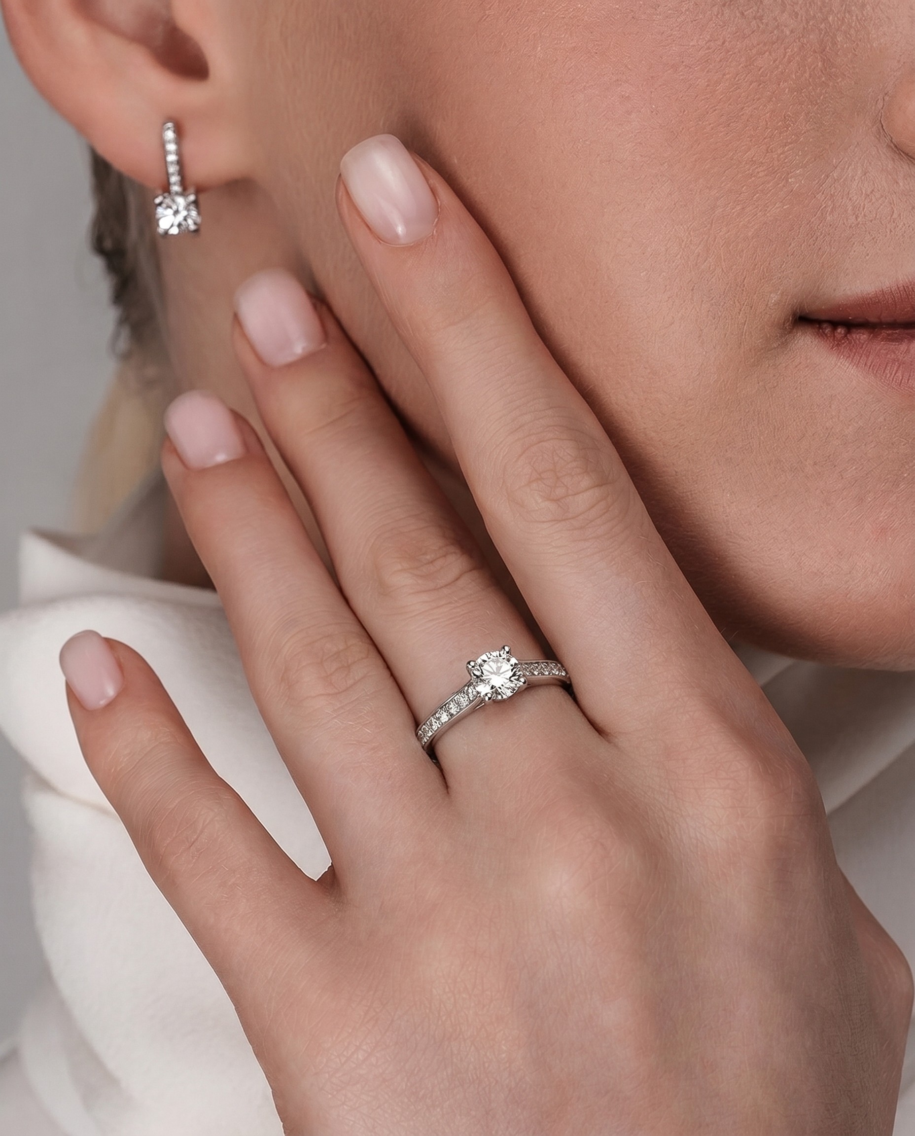 кольцо из белого золота с бриллиантами 1.18 ct