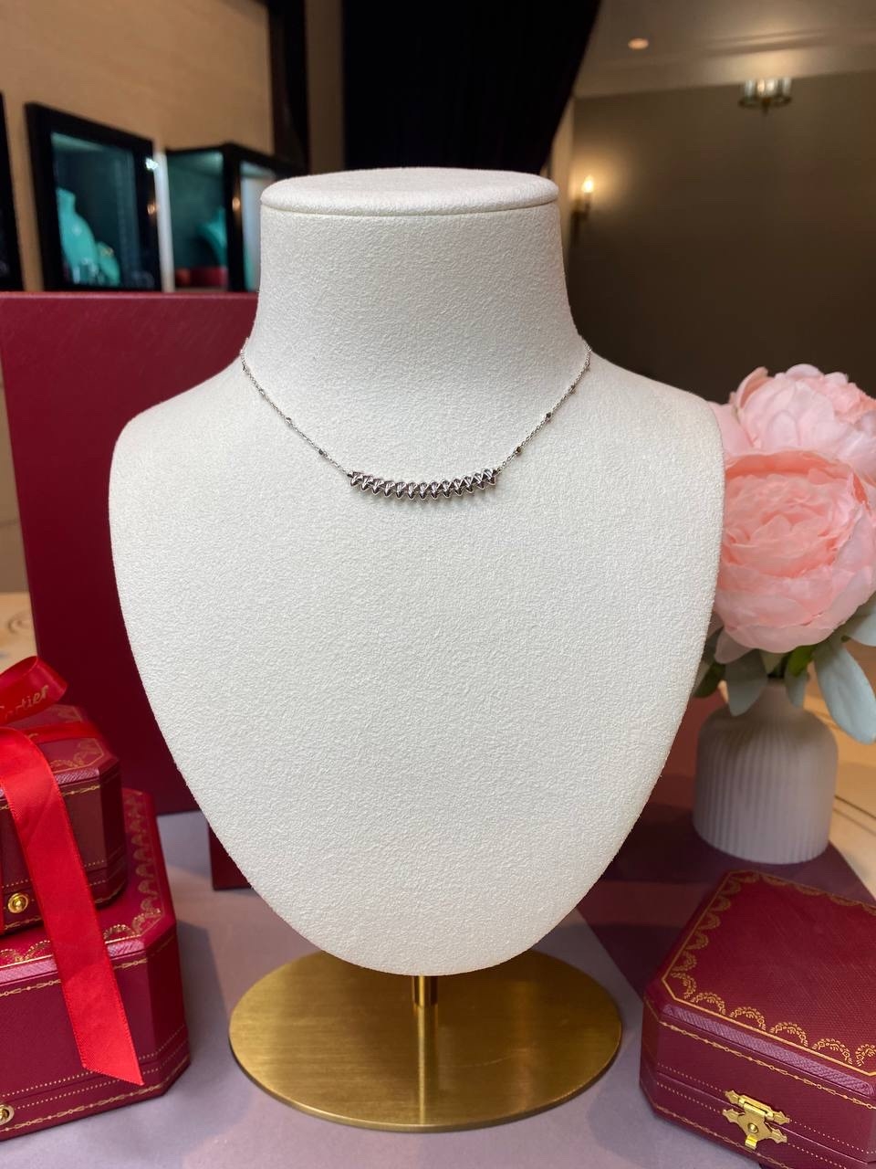 колье clash de cartier из белого золота