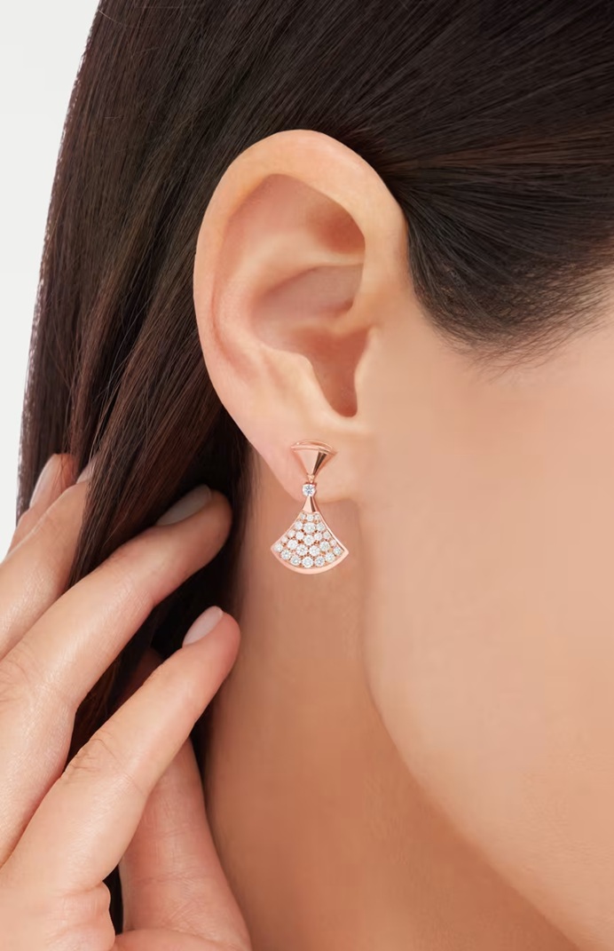 серьги bvlgari divas dream с бриллиантами 0.94 ct.
