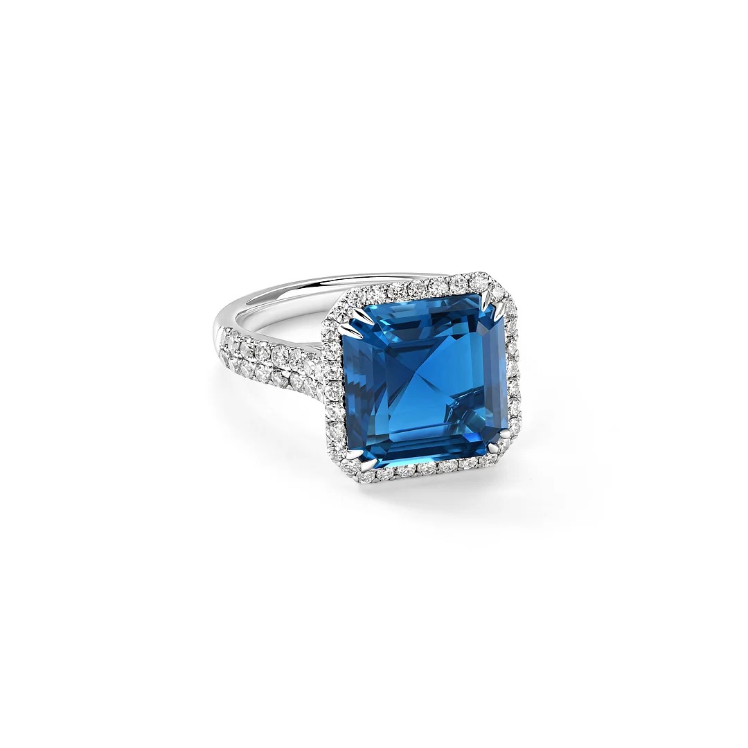 кольцо с топазом london 7,35 ct и бриллиантами 0,75 ct в белом золоте 750 пробы