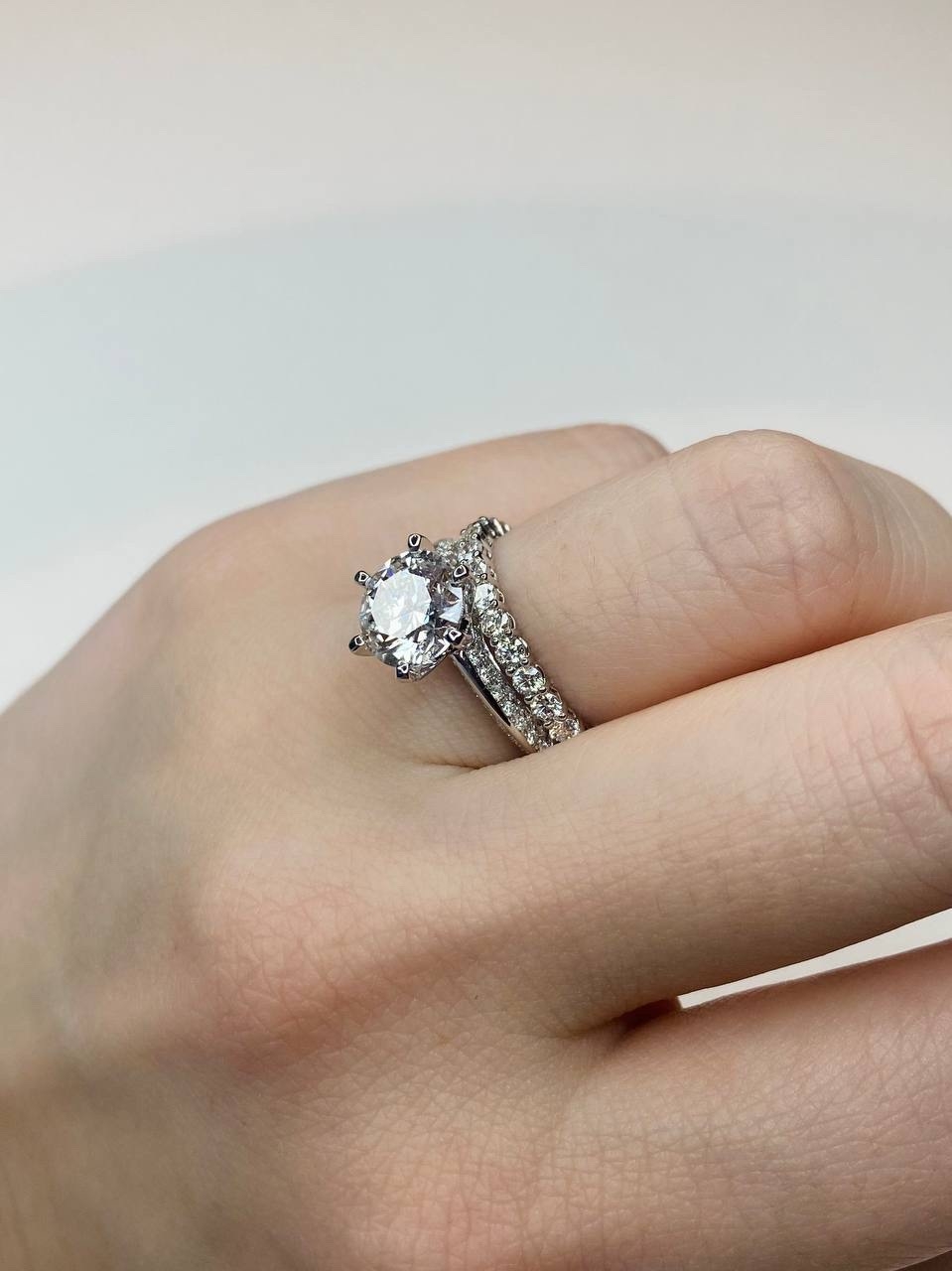 помолвочное кольцо из белого золота с бриллиантами 2.17 ct