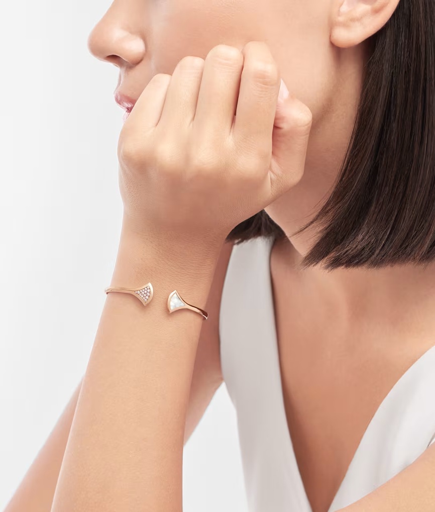 браслет divas dream с преламутром и бриллиантами 0.16 ct.