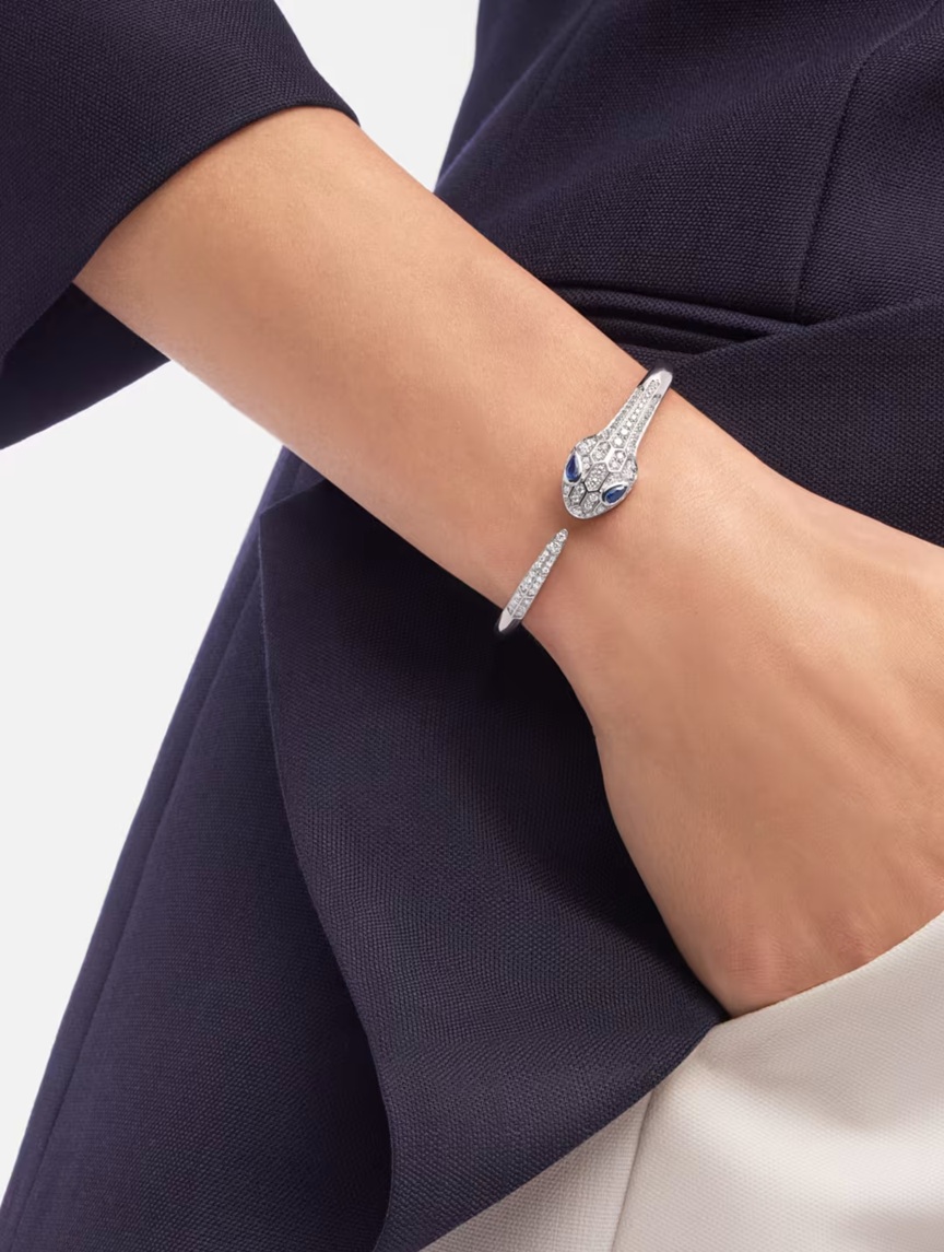 браслет serpenti seduttori с бриллиантами 1 ct. и сапфирами 0.47 ct.