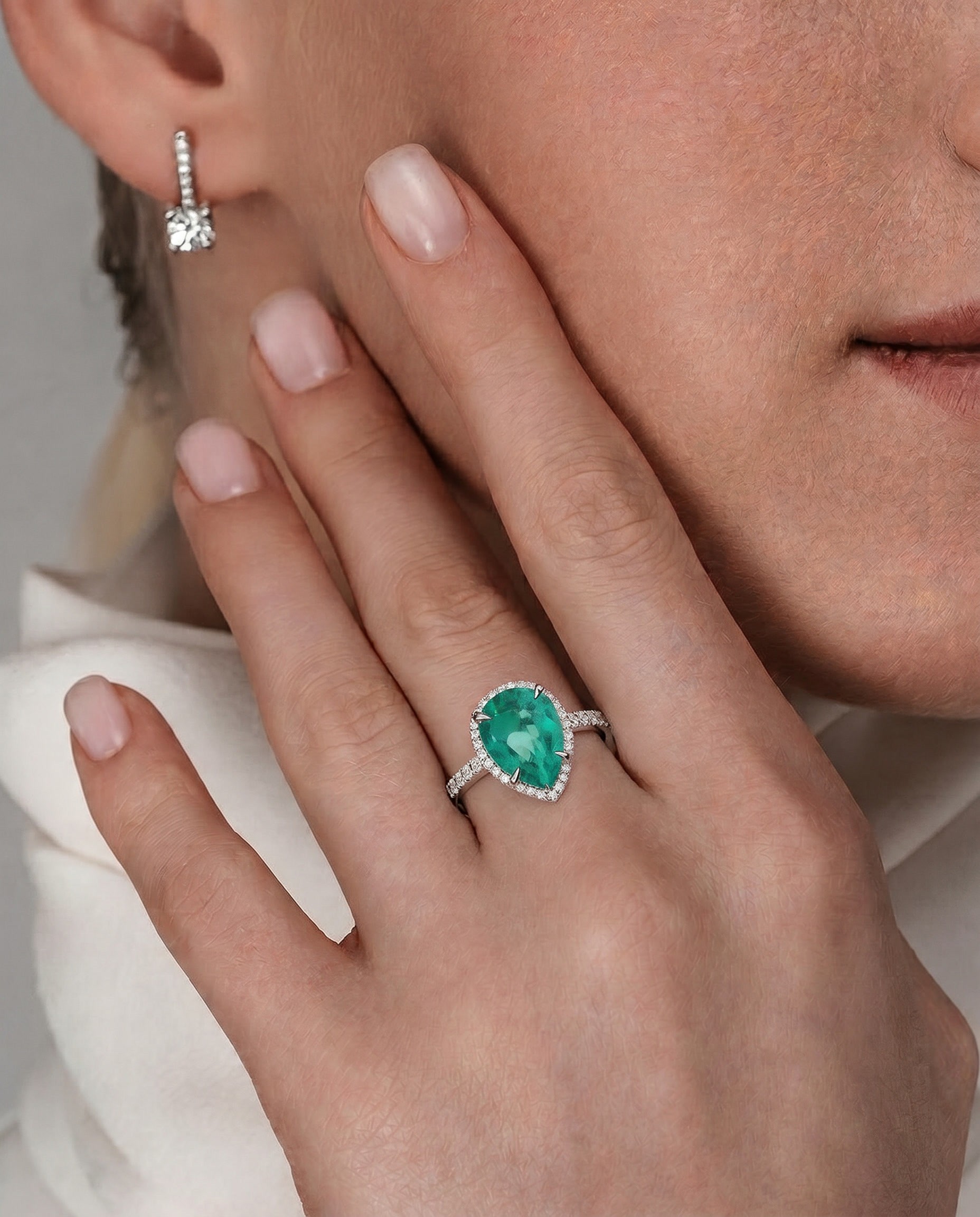 кольцо с изумрудом 3.38 ct и бриллиантами 0,44 сt