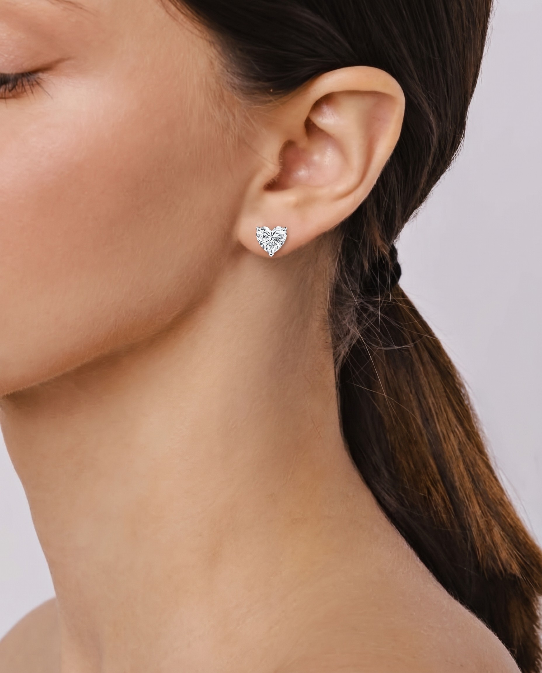 серьги-пусеты из белого золота с бриллиантами сердце 2 ct