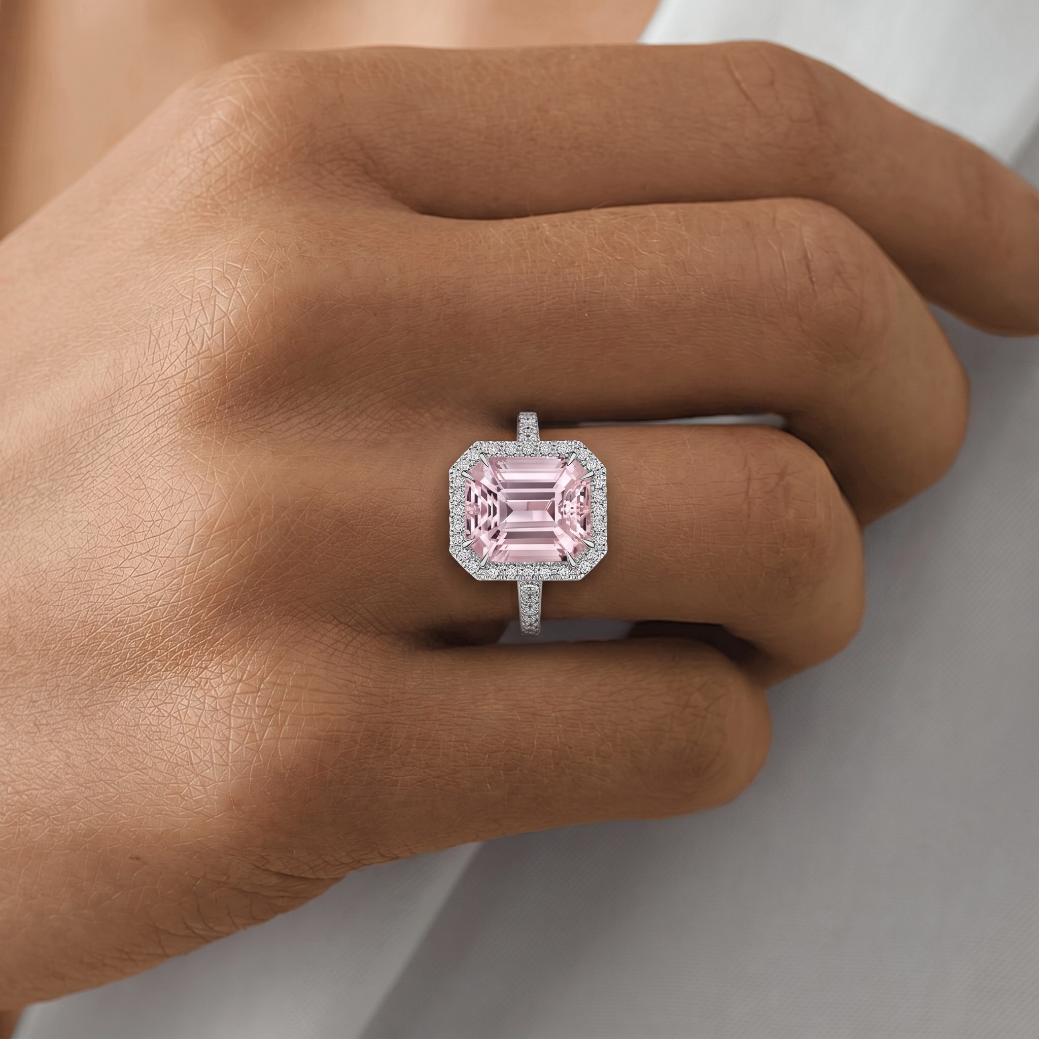 кольцо с морганитом 10,82 ct. и бриллиантами