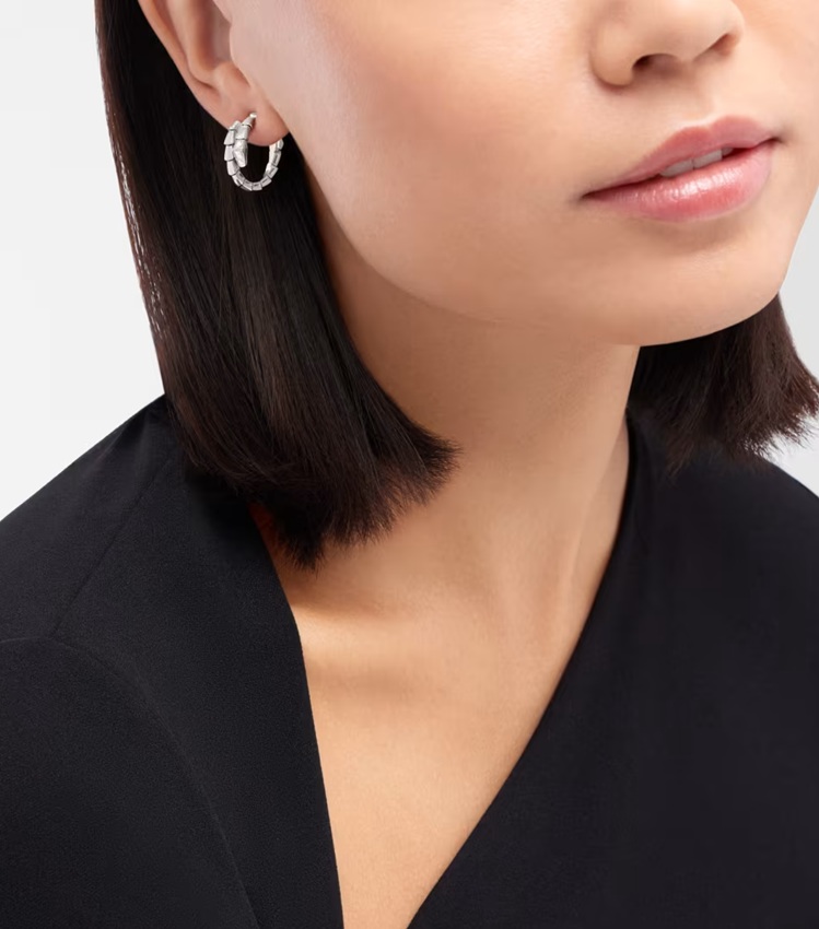серьги bvlgari serpenti viper, белое золото, с бриллиантами 0.18 ct.