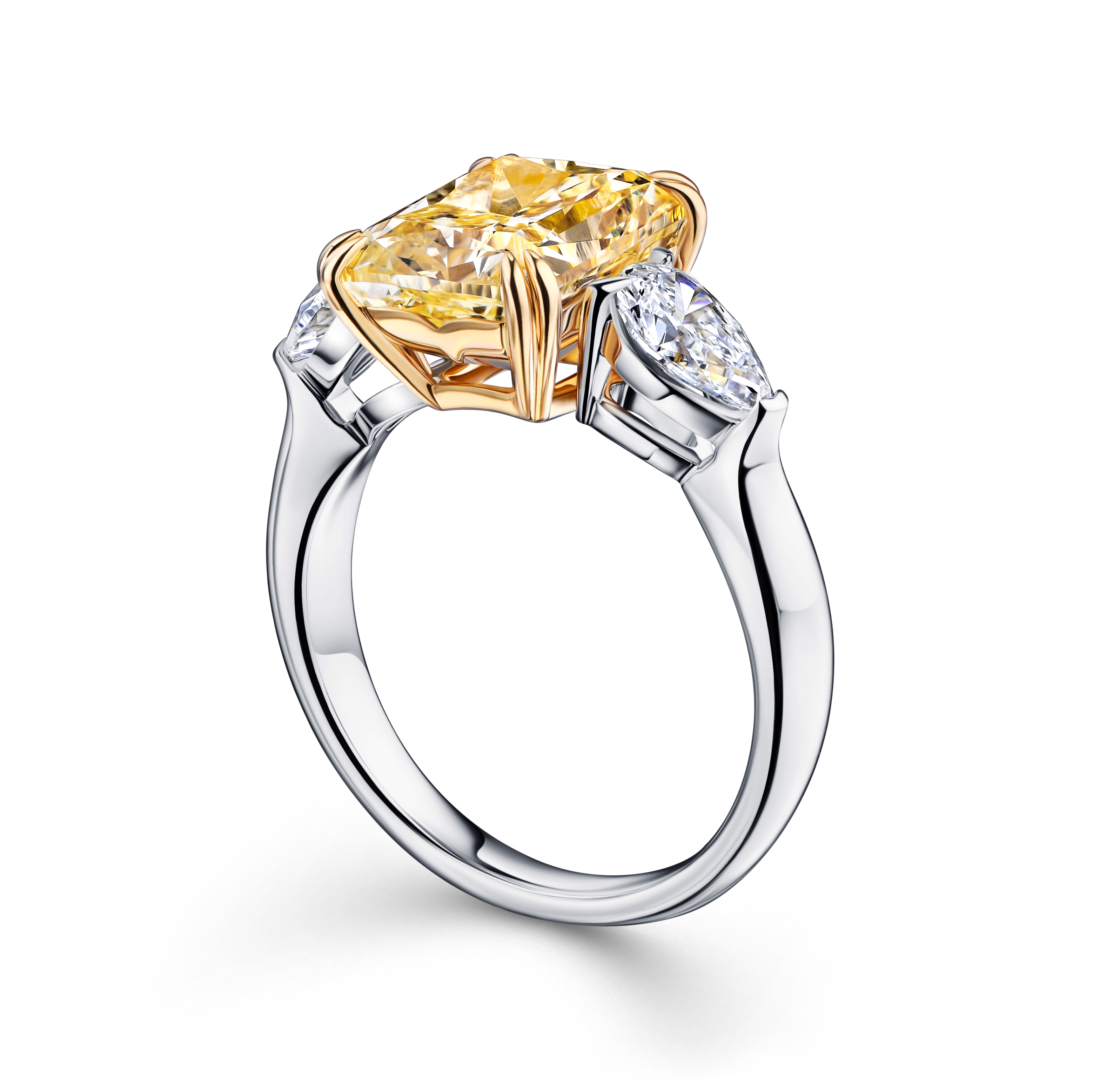 кольцо с желтым lab-grown бриллиантом 5,07 ct.