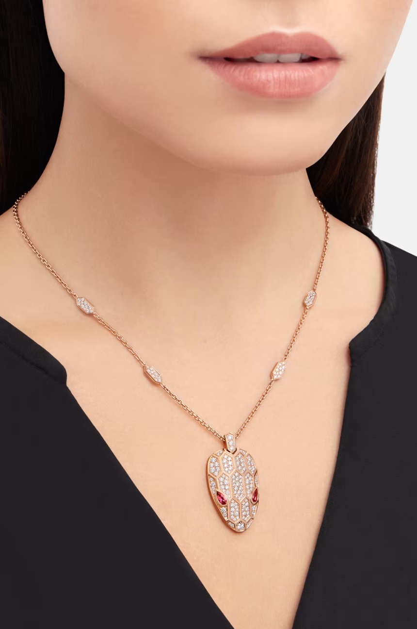 колье serpenti seduttori розовое золото с бриллиантами 2.07 ct.