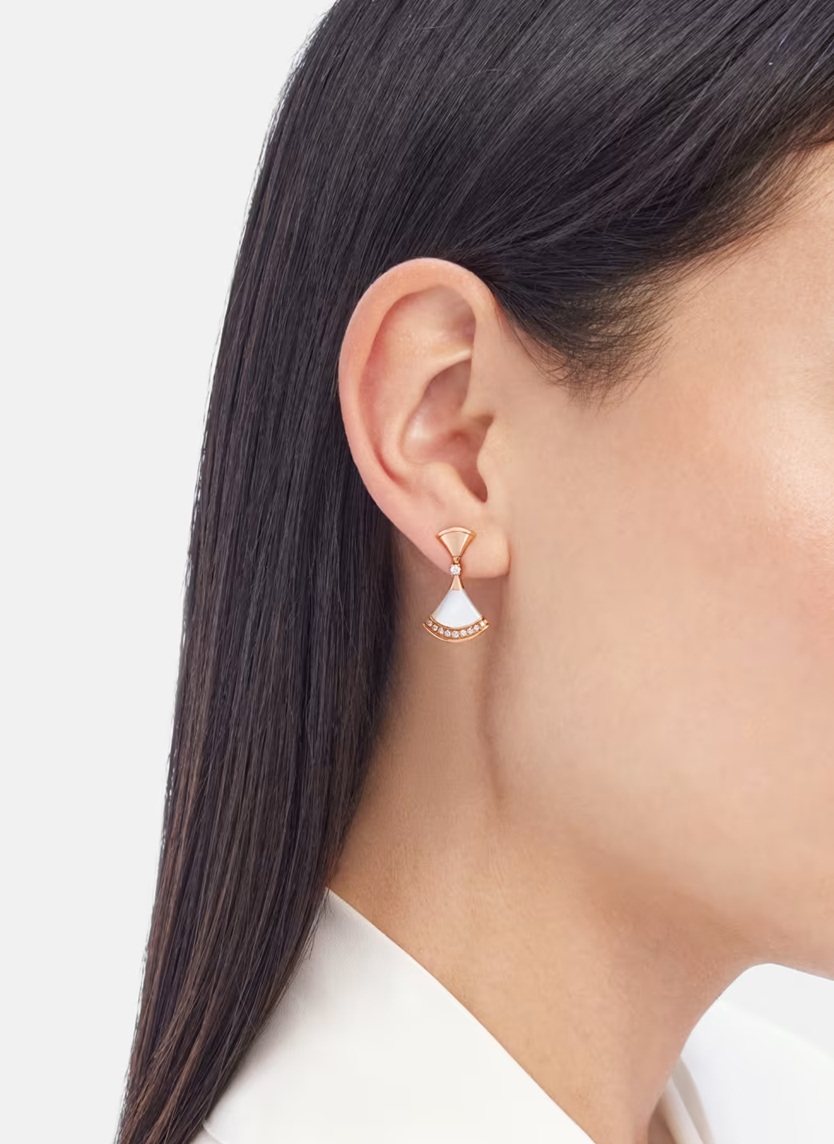 серьги bvlgari divas dream с бриллиантами 0.25 ct.
