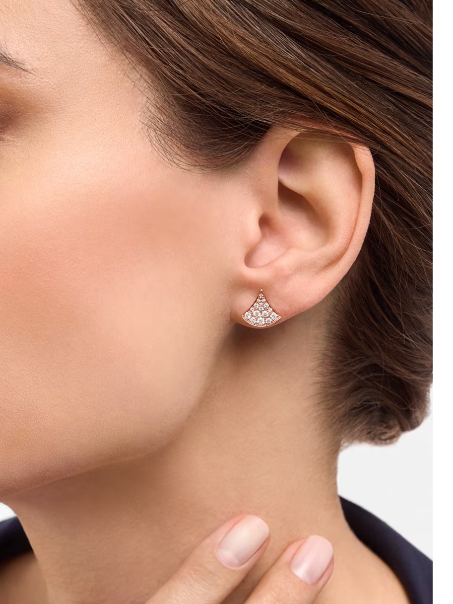 серьги bvlgari divas dream с бриллиантами 0.47 ct.