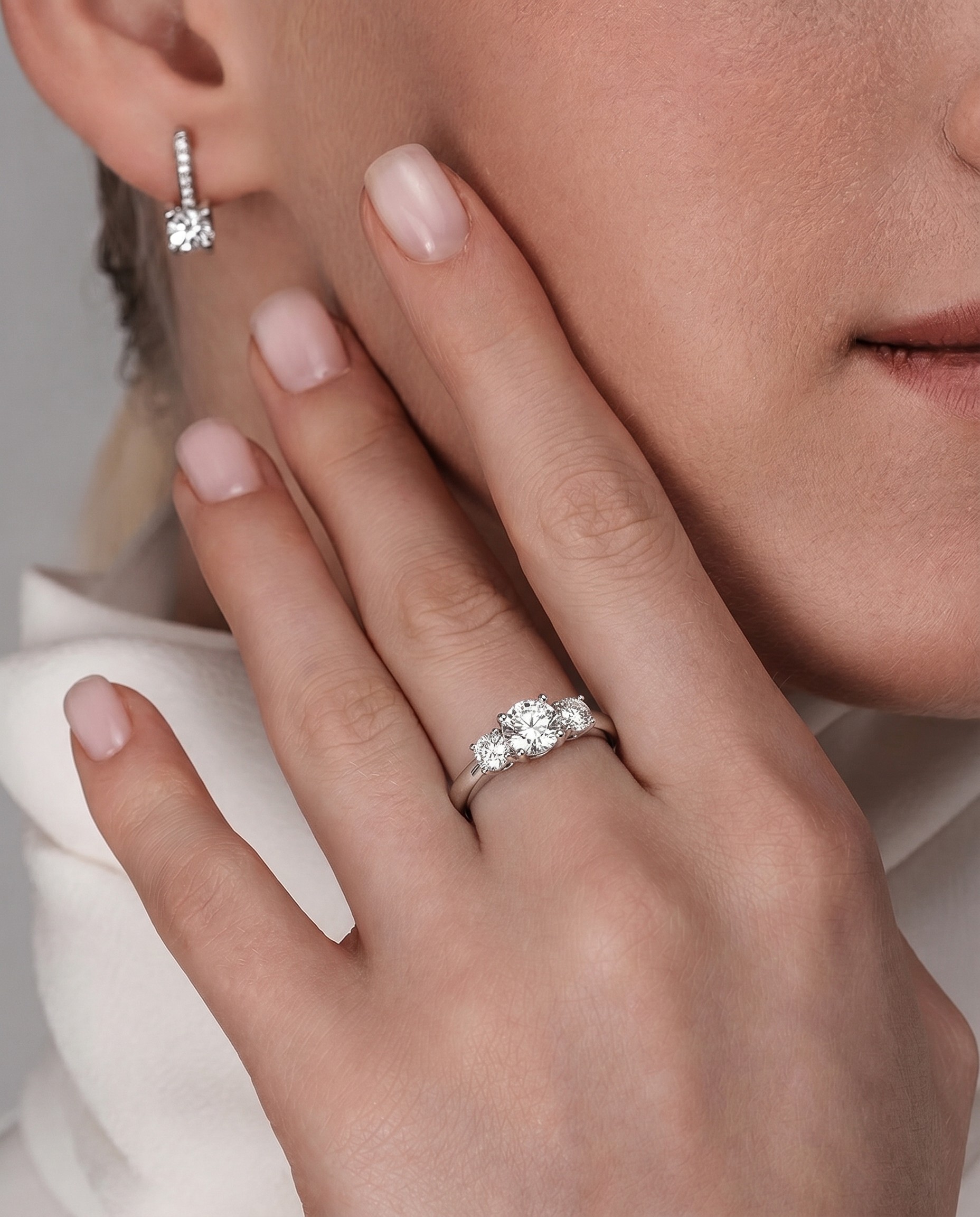 кольцо из белого золота с бриллиантами 1.44 ct